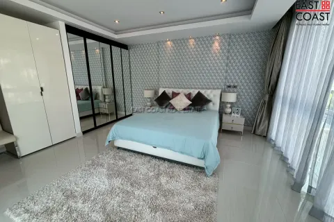 Casa de 4 dormitorios en Jomtien Beach, Pattaya, Tailandia № 212875 - foto 18