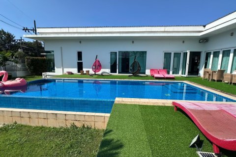 Villa in Phuket, Thailand 3 bedrooms № 156163 - photo 2