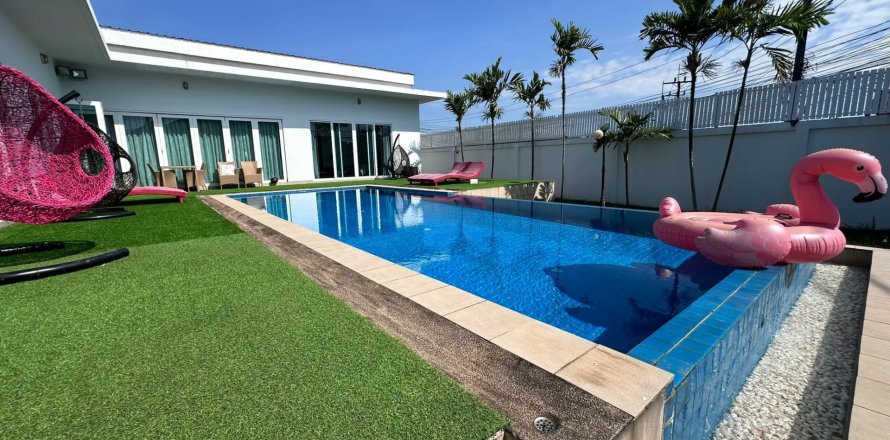 Villa in Phuket, Thailand 3 bedrooms № 156163