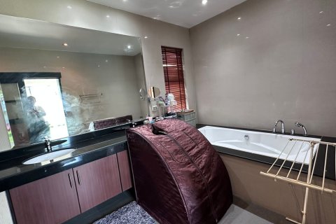 Villa in Phuket, Thailand 3 bedrooms № 156163 - photo 10