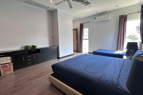 Villa in Phuket, Thailand 3 bedrooms № 156163 - photo 14