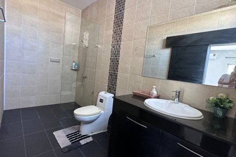 Villa in Phuket, Thailand 3 bedrooms № 156163 - photo 12