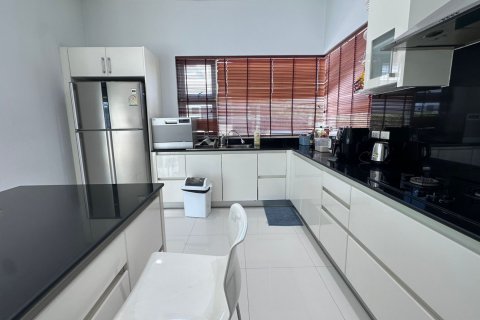 Villa in Phuket, Thailand 3 bedrooms № 156163 - photo 24