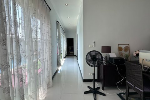 Villa in Phuket, Thailand 3 bedrooms № 156163 - photo 16