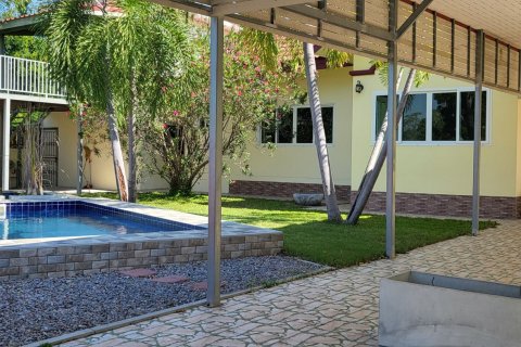 Villa in Cha-am, Thailand 4 bedrooms № 168889 - photo 8