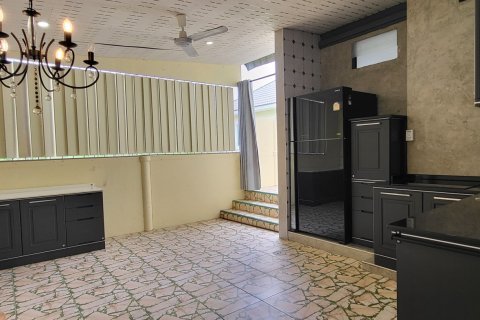 Villa in Cha-am, Thailand 4 bedrooms № 168889 - photo 3