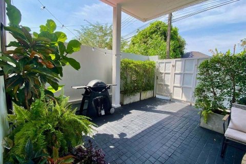 Villa in Phuket, Thailand 3 bedrooms № 168891 - photo 18