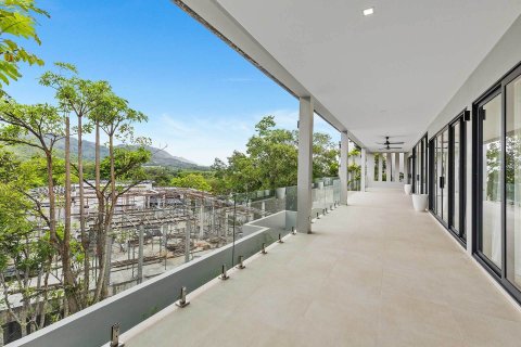 Villa in Phuket, Thailand 4 bedrooms № 168887 - photo 13