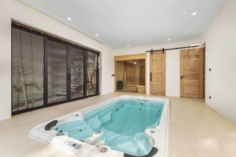 Villa in Phuket, Thailand 4 bedrooms № 168887 - photo 23