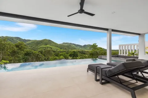 Villa in Phuket, Thailand 4 bedrooms № 168887 - photo 3