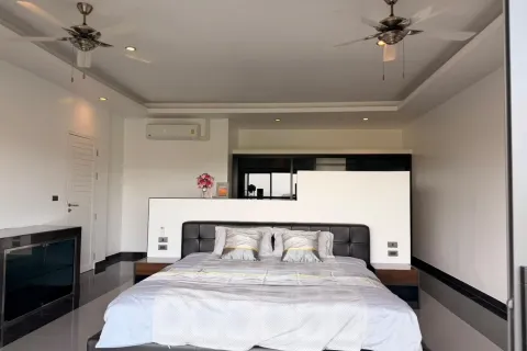 Villa in Phuket, Thailand 4 bedrooms № 168893 - photo 16