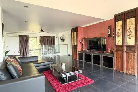 Villa in Phuket, Thailand 4 bedrooms № 168893 - photo 2