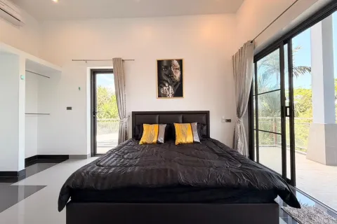 Villa in Phuket, Thailand 4 bedrooms № 168893 - photo 4