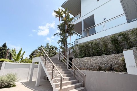 Villa in Phuket, Thailand 4 bedrooms № 168893 - photo 1