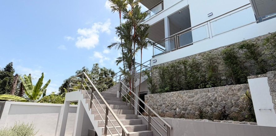 Villa in Phuket, Thailand 4 bedrooms № 168893