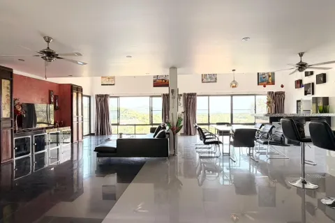 Villa in Phuket, Thailand 4 bedrooms № 168893 - photo 13