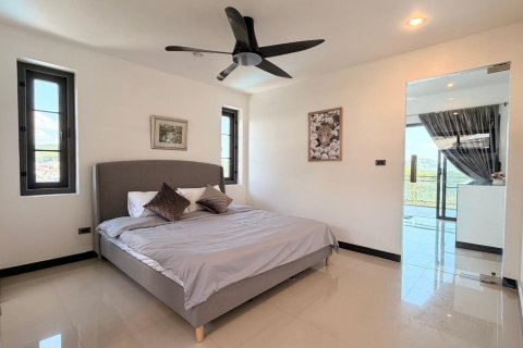Villa in Phuket, Thailand 4 bedrooms № 168893 - photo 22