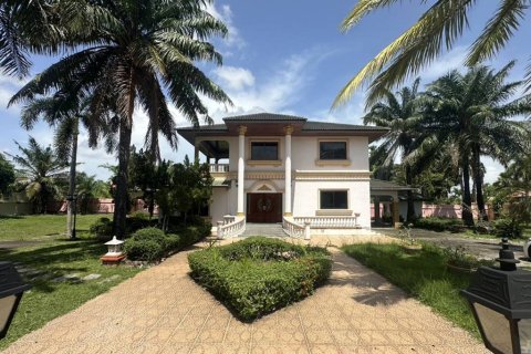 Вилла в Паттайе, Таиланд с 4 спальнями  № 146711 - фото 1