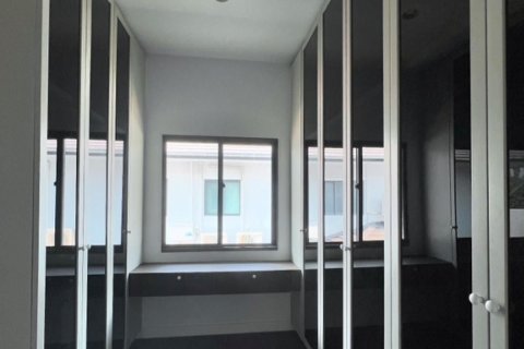 House in Thawi Watthana, Bangkok, Thailand 4 bedrooms № 154836 - photo 8