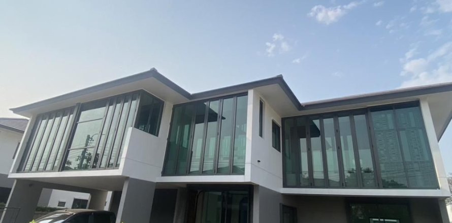 House in Thawi Watthana, Bangkok, Thailand 4 bedrooms № 154836