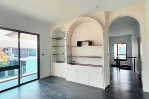 House in Thawi Watthana, Bangkok, Thailand 4 bedrooms № 154836 - photo 2