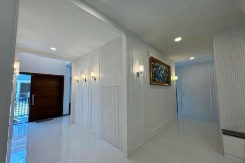 Maison à Bang Kaeo, Thaïlande 5 chambres № 154841 - photo 20