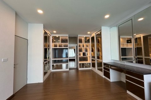 Maison à Bang Kaeo, Thaïlande 5 chambres № 154841 - photo 18