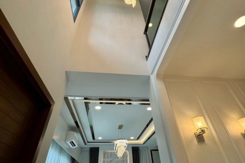 Maison à Bang Kaeo, Thaïlande 5 chambres № 154841 - photo 8