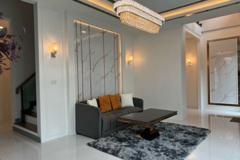 Maison à Bang Kaeo, Thaïlande 5 chambres № 154841 - photo 5