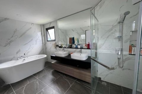 Maison à Bang Kaeo, Thaïlande 5 chambres № 154841 - photo 23