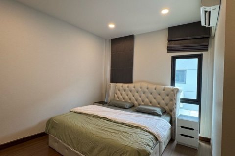 Maison à Bang Kaeo, Thaïlande 5 chambres № 154841 - photo 22