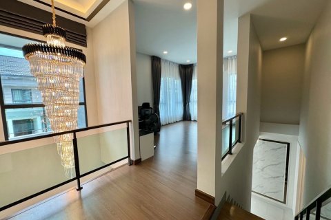 Maison à Bang Kaeo, Thaïlande 5 chambres № 154841 - photo 10