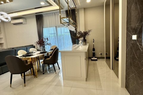 Maison à Bang Kaeo, Thaïlande 5 chambres № 154841 - photo 7