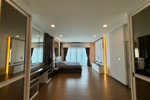 Maison à Bang Kaeo, Thaïlande 5 chambres № 154841 - photo 13