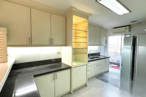 Condo in Bangkok, Thailand, 3 bedrooms  № 157756 - photo 25