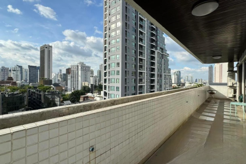 Condo in Bangkok, Thailand, 3 bedrooms  № 157756 - photo 9