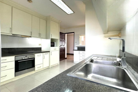 Condo in Bangkok, Thailand, 3 bedrooms  № 157756 - photo 10