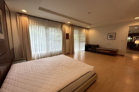 Condo in Sathon, Bangkok, Thailand, 3 bedrooms № 138750 - photo 13