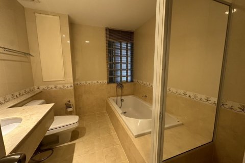 Condo in Sathon, Bangkok, Thailand, 3 bedrooms № 138750 - photo 17