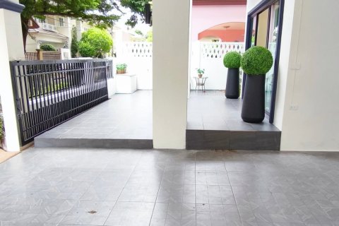 Maison à Min Buri, Bangkok, Thaïlande 3 chambres № 138752 - photo 16