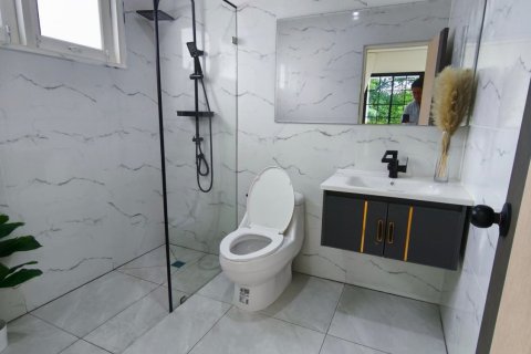 Maison à Min Buri, Bangkok, Thaïlande 3 chambres № 138752 - photo 13