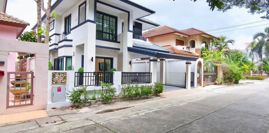 Maison à Min Buri, Bangkok, Thaïlande 3 chambres № 138752