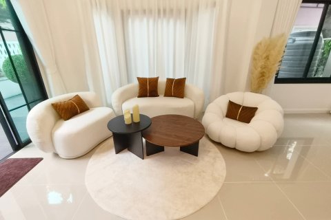 Maison à Min Buri, Bangkok, Thaïlande 3 chambres № 138752 - photo 6