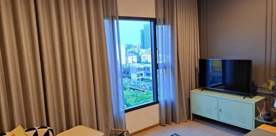 Studio in the Condo in Huai Khwang, Bangkok, Thailand № 138759
