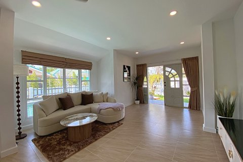 Дом в Хуа Хине, Таиланд с 3 спальнями  № 168091 - фото 8