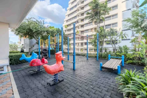 Condominio de 4 dormitorios en Watthana, Bangkok, Tailandia № 214300 - foto 17