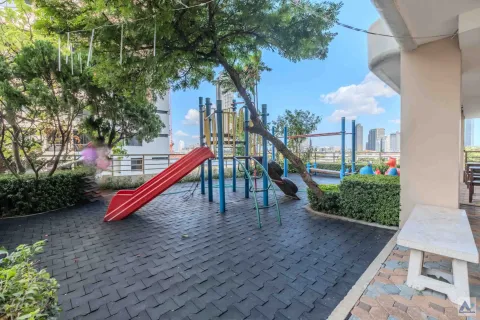 Condominio de 4 dormitorios en Watthana, Bangkok, Tailandia № 214300 - foto 15