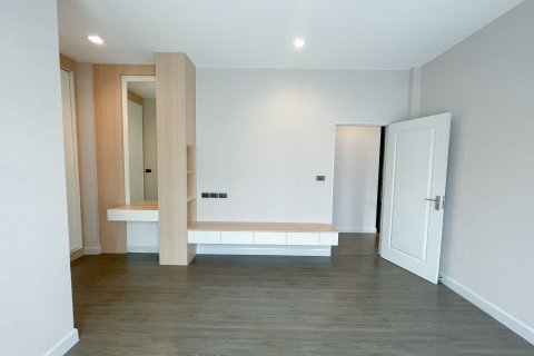 Maison à Bang Kruai, Thaïlande 4 chambres № 147779 - photo 22