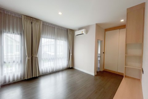 Maison à Bang Kruai, Thaïlande 4 chambres № 147779 - photo 20