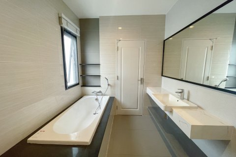 Maison à Bang Kruai, Thaïlande 4 chambres № 147779 - photo 18